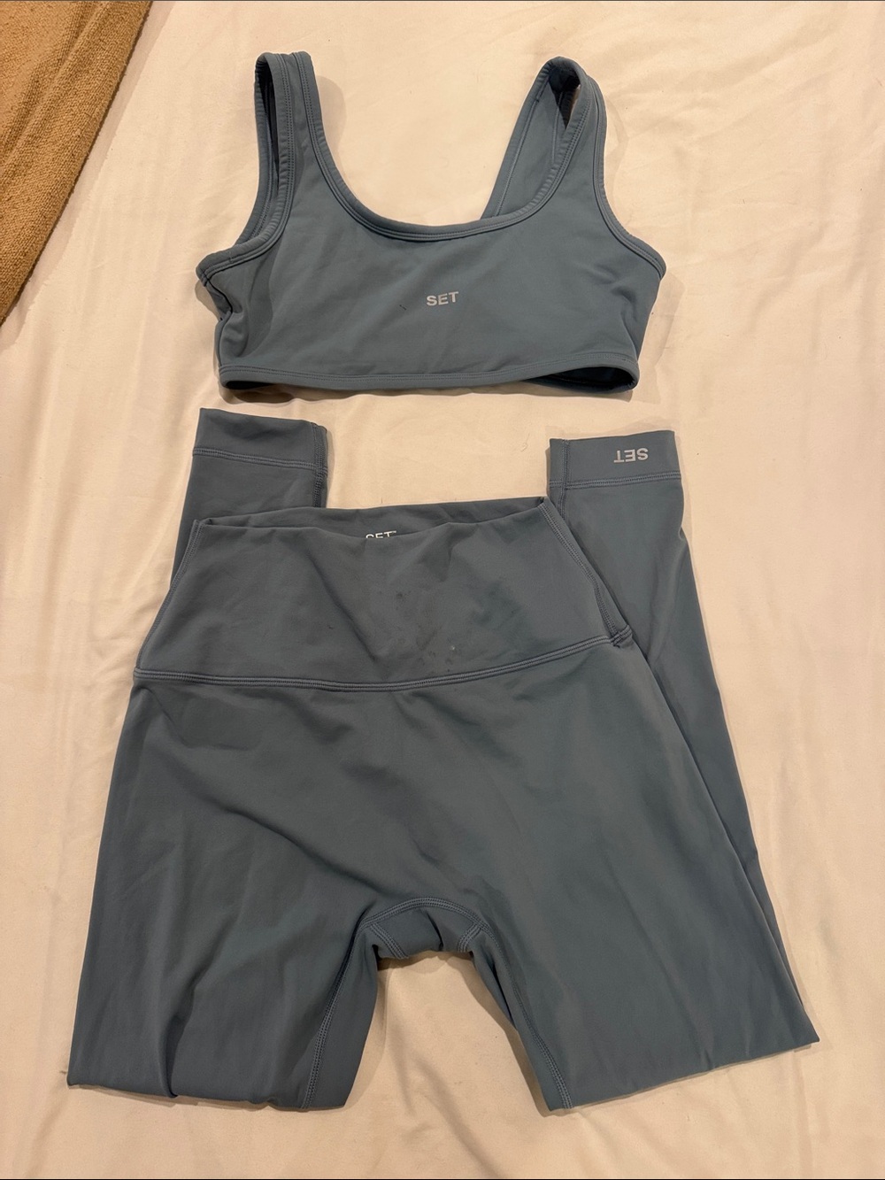 SET Active Airluxe bay Blue leggings and Sports Bra Set